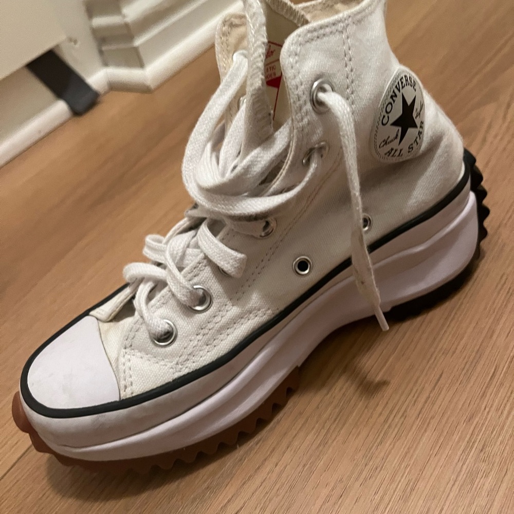 Converse White Run Star Hike, size 5.5 women’s. - Picture 4 of 4